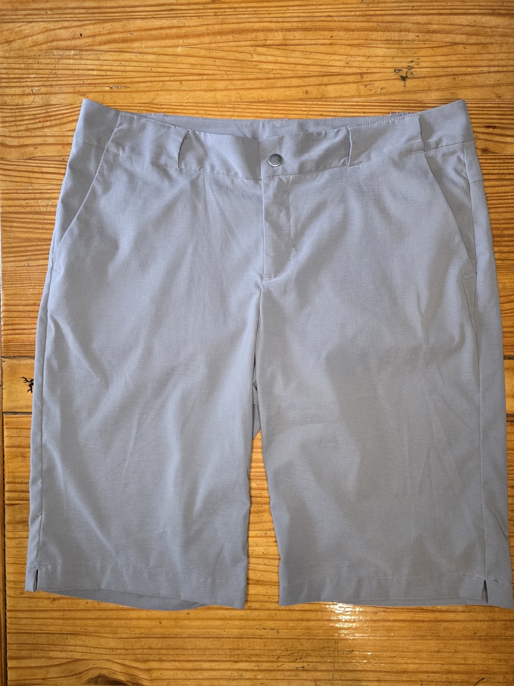 Women’s Stretch Bermuda Shorts in Light Gray